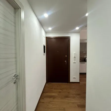 Lb House